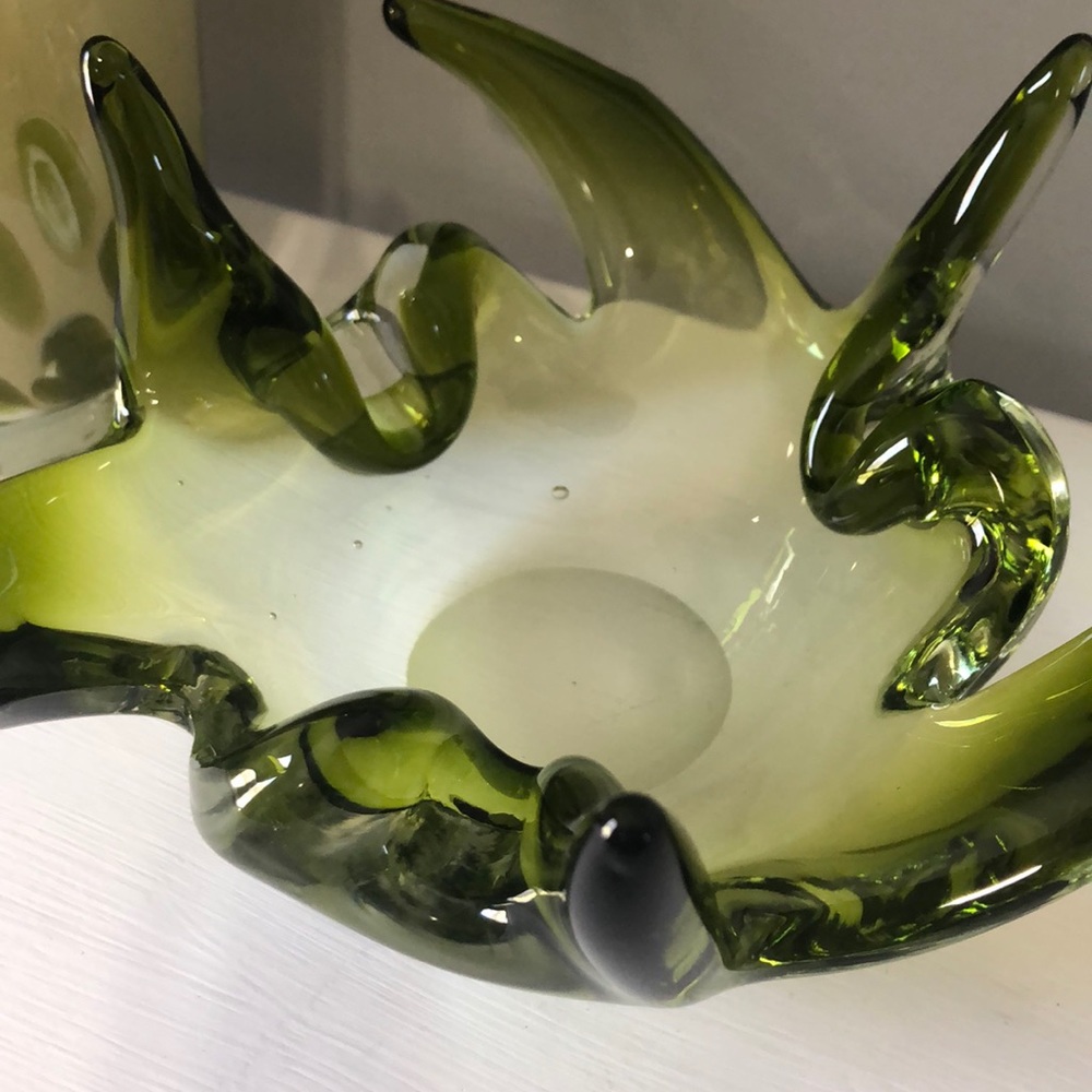 Art Glass Green Ashtray/Candy Dish/Decor Piece - Picture 3 of 8